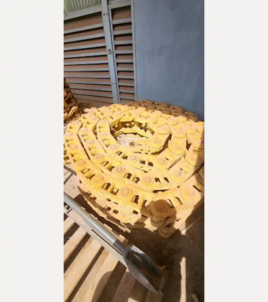  Komatsu Track Chain 62710740 - Komatsu Other Construction Equipment - komatsu-other-construction-equipment-track-chain-62710740-8c826227-1.jpg