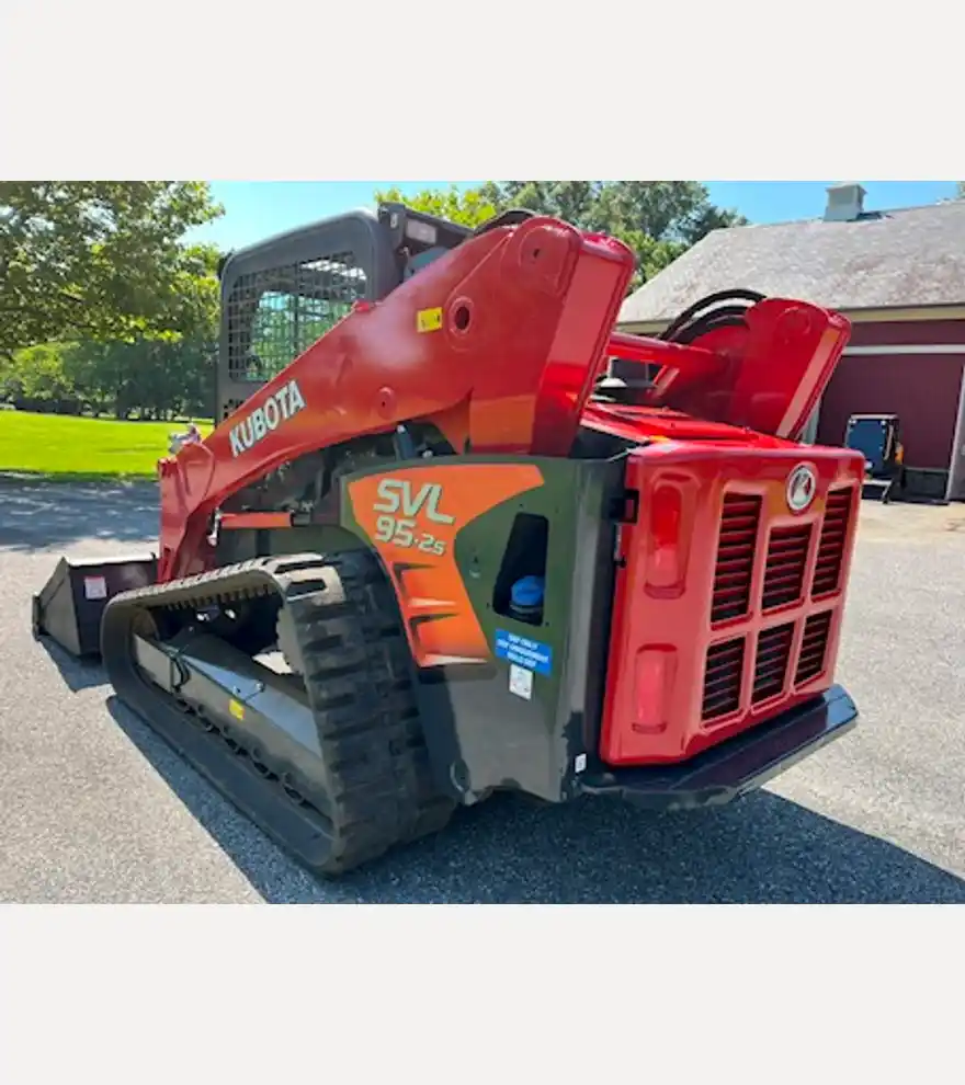 2017 Kubota SVL95-2 - Kubota Loaders - kubota-loaders-svl95-2-608705bc-3.jpg