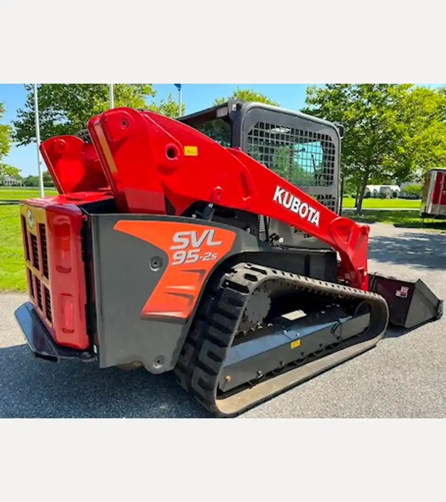 2017 Kubota SVL95-2 - Kubota Loaders - kubota-loaders-svl95-2-608705bc-4.jpg