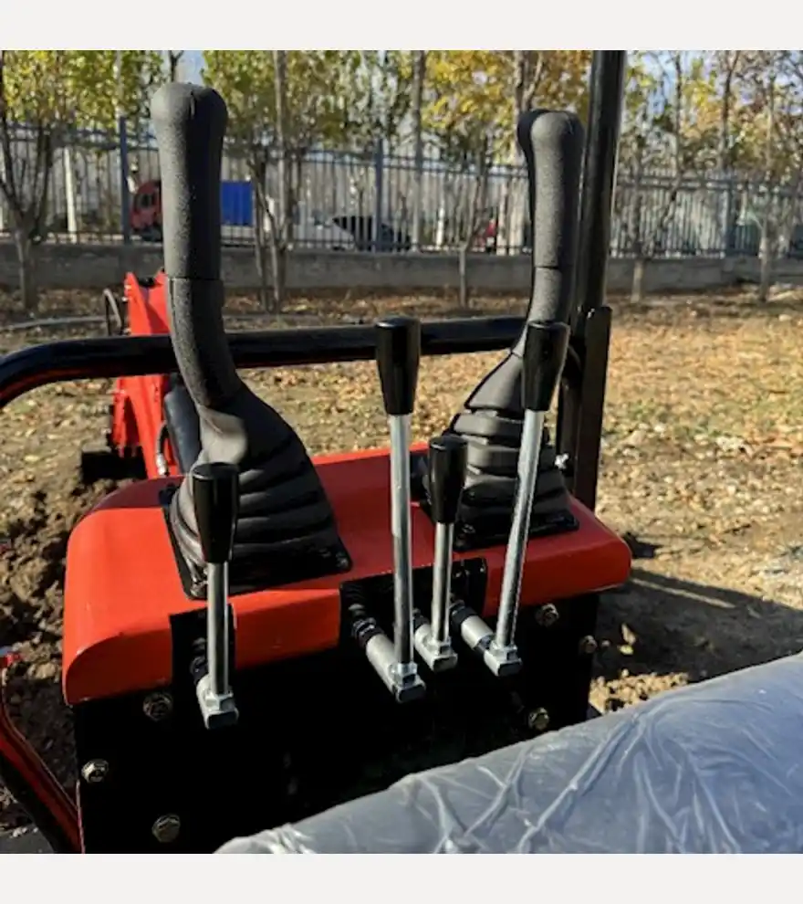  LADYS DY12Pro Mini Excavator CE/EPA/EURO 5 Kubota Engine Diesel/Electric Mini Excavators For Sale - LADYS Excavators - ladys-excavators-dy12pro-mini-excavator-epa-engine-mini-excavator-for-sale-ba084547-2.jpg