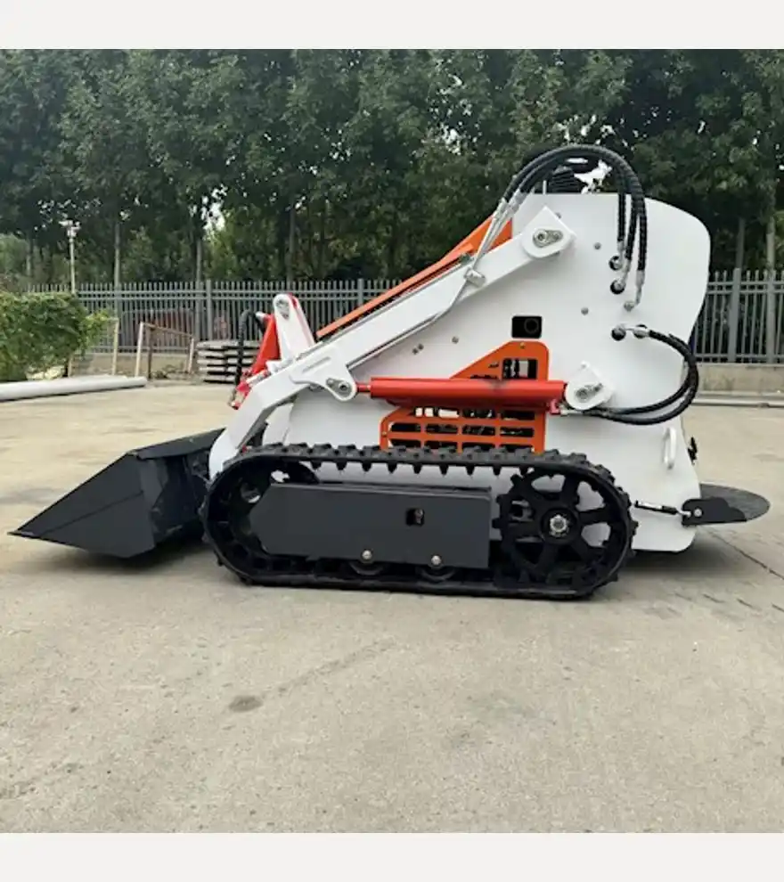  LADYS LA380 CE/EPA/EURO 5 Engine Mini Skid Steer Loader For Sale - LADYS Skid Steers - ladys-skid-steers-la380-mini-skid-steer-loader-for-sale-68e66222-4.jpg
