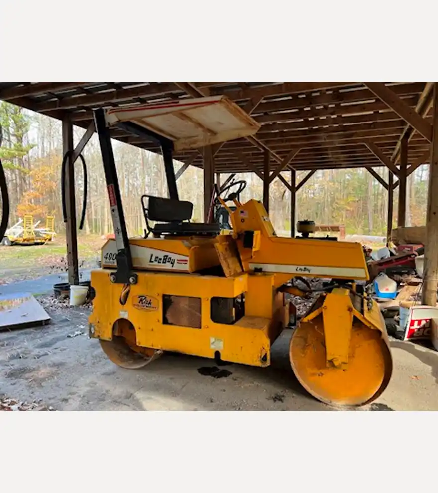 2005 LeeBoy 400 Super Tandem Smooth Drum Roller - LeeBoy Compactors - leeboy-compactors-400-super-tandem-smooth-drum-roller-4896499c-1.JPG