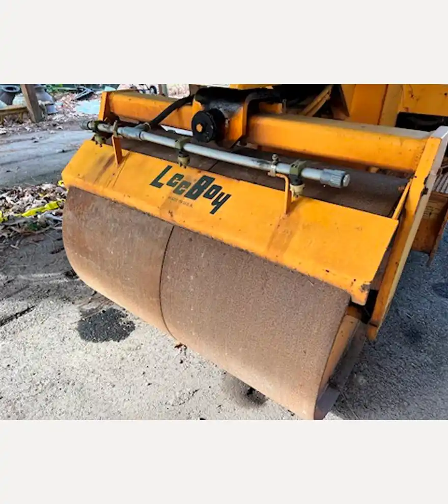 2005 LeeBoy 400 Super Tandem Smooth Drum Roller - LeeBoy Compactors - leeboy-compactors-400-super-tandem-smooth-drum-roller-4896499c-4.JPG