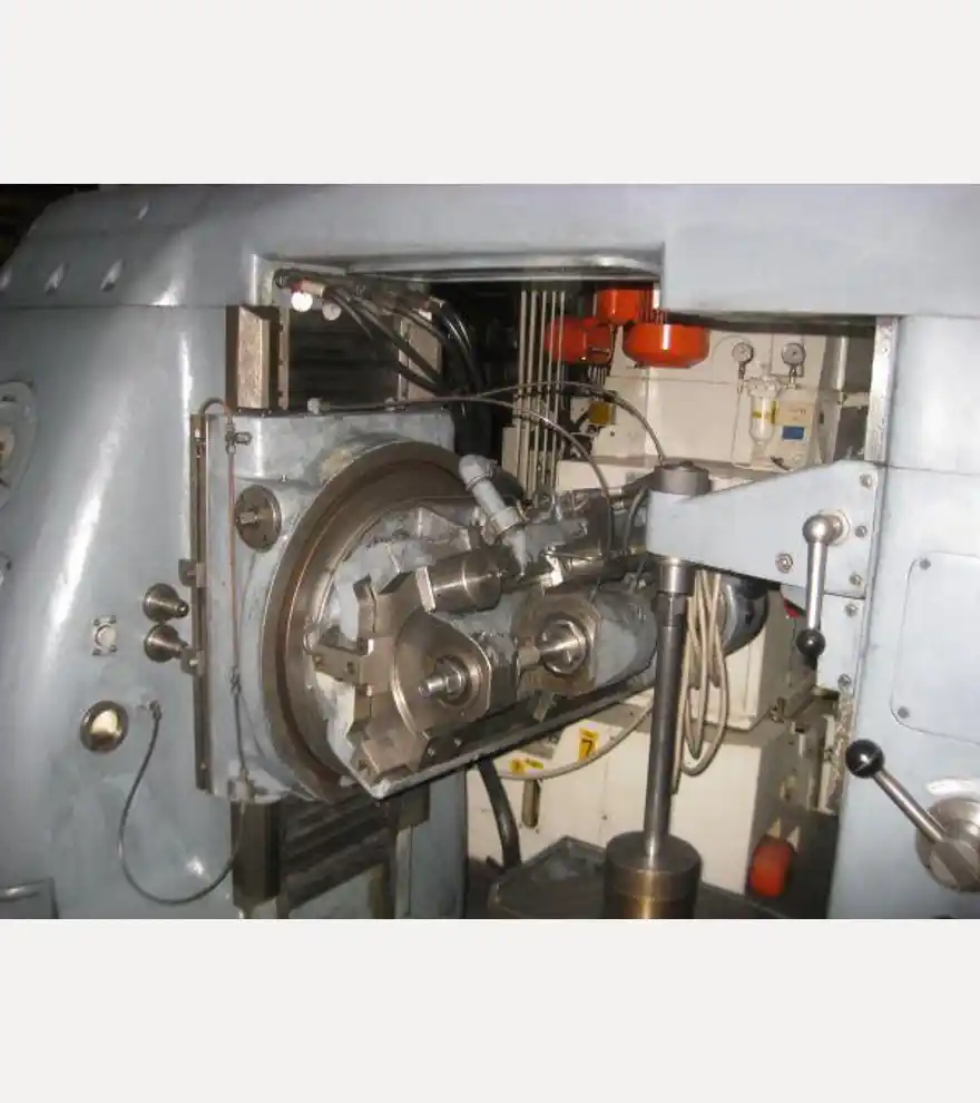  LIEBHEER S500 Automatic Cycle Gear Hobbing Machine (Germany) - LIEBHEER Aggregate Equipment - liebheer-aggregate-equipment-s500-automatic-cycle-gear-hobbing-machine-germany-c288edca-2.jpg