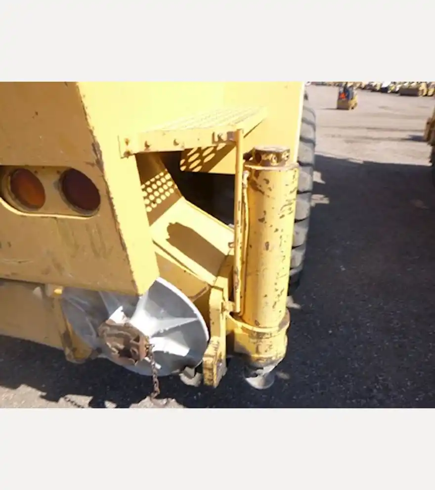 1979 Lorain LRT275 27.5 Ton Rough Terrain Crane (2602) - Lorain Cranes - lorain-cranes-lrt275-27-5-ton-rough-terrain-crane-2602-3dda8934-6.jpg