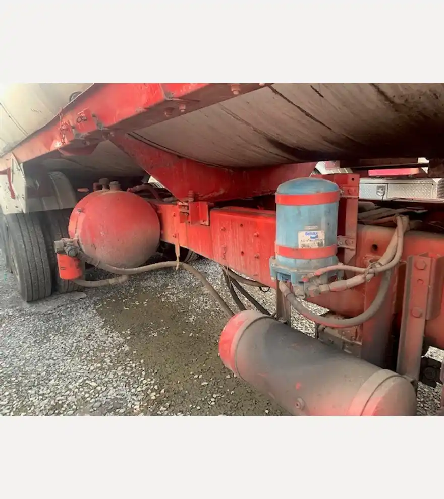 1991 Mack DM690 Asphalt Distributor Truck - Mack Asphalt & Conrete - mack-asphalt-conrete-dm690-asphalt-distributor-truck-2f20e6ad-6.jpg