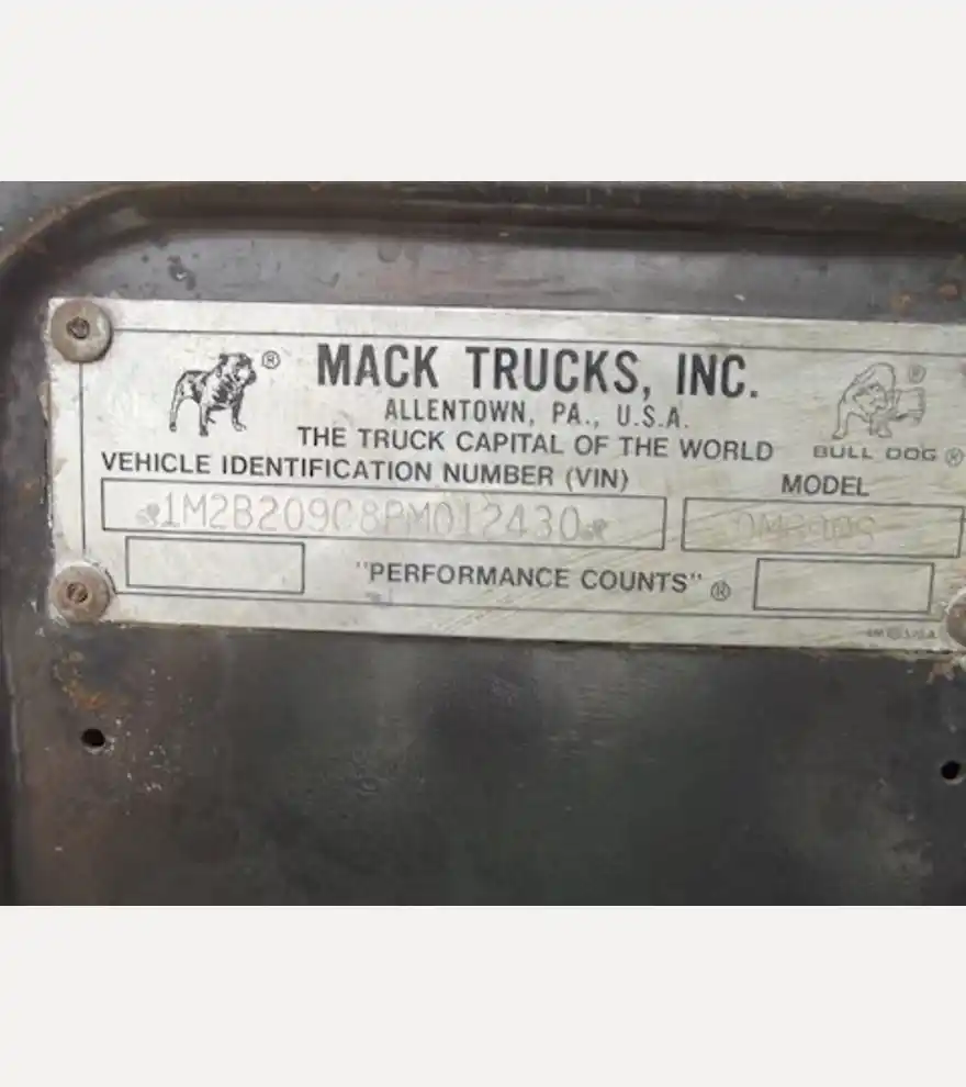 1993 Mack DM690S - Mack Concrete Mixers - mack-concrete-mixers-dm690s-96bc0c6d-3.JPG