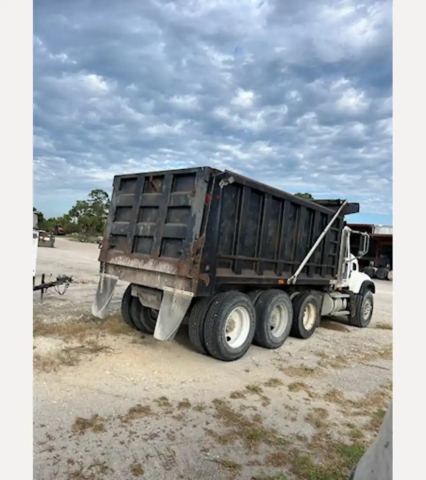 2005 Mack Granite Tri Axle Dump Truck - Mack Dump Trucks - mack-dump-trucks-granite-tri-axle-dump-truck-f692a381-2.jpg