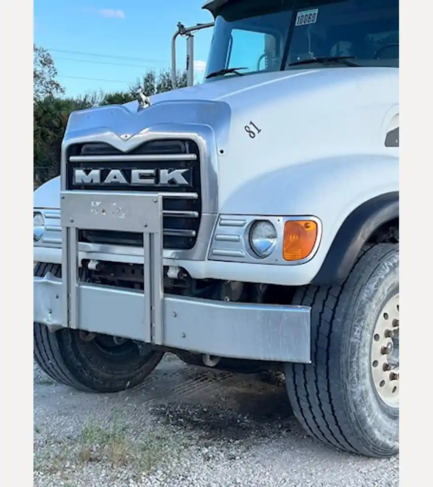 2005 Mack Granite Tri Axle Dump Truck - Mack Dump Trucks - mack-dump-trucks-granite-tri-axle-dump-truck-f692a381-5.jpg