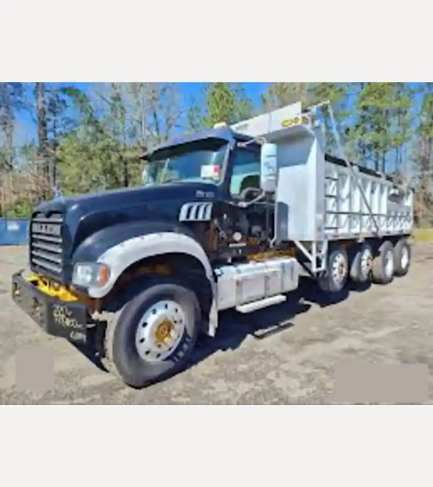 2017 Mack GU713 Dump Truck - Mack Dump Trucks - mack-dump-trucks-gu713-dump-truck-c610218b-3.jpg