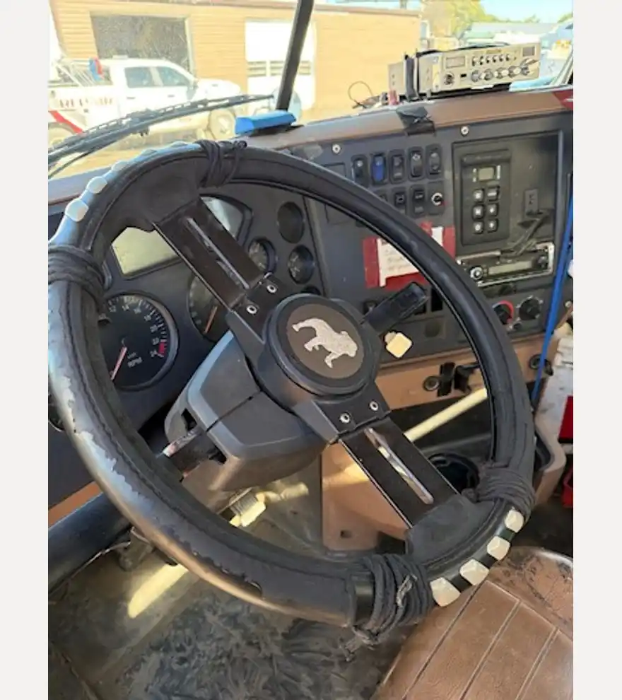 2014 Mack GU713 Quint Axle Dump Truck (Stk#: 3423) - Mack Dump Trucks - mack-dump-trucks-gu713-quint-axle-dump-truck-stk-3423-d765b09c-12.jpg