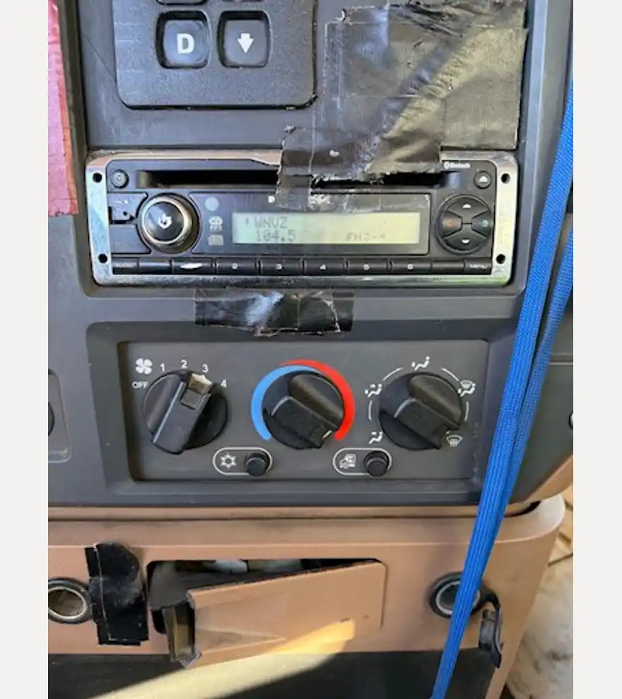 2014 Mack GU713 Quint Axle Dump Truck (Stk#: 3423) - Mack Dump Trucks - mack-dump-trucks-gu713-quint-axle-dump-truck-stk-3423-d765b09c-14.jpg