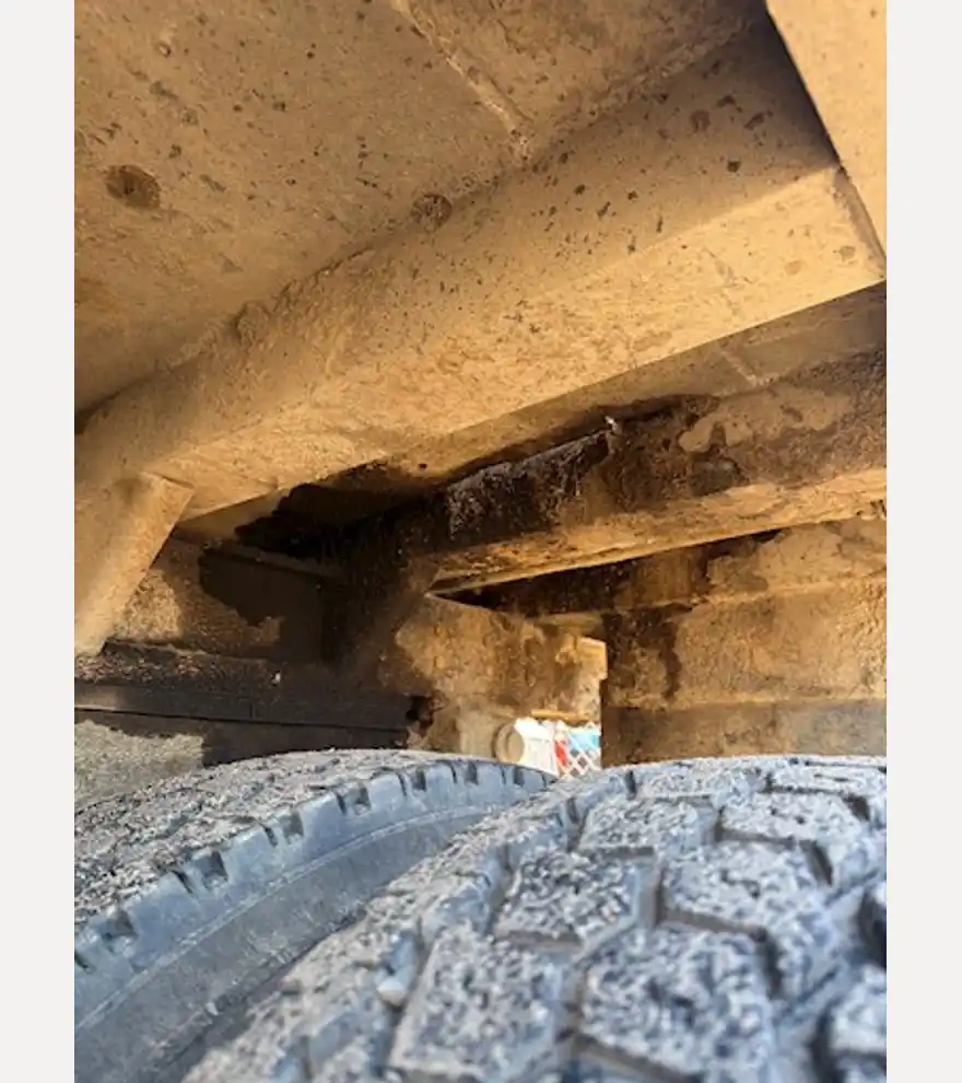 2014 Mack GU713 Quint Axle Dump Truck (Stk#: 3423) - Mack Dump Trucks - mack-dump-trucks-gu713-quint-axle-dump-truck-stk-3423-d765b09c-5.jpg