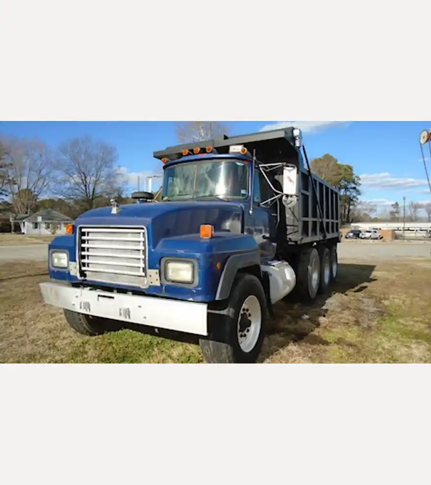 1993 Mack RD690S Tri-Axle Dump Truck - Mack Dump Trucks - mack-dump-trucks-rd690s-tri-axle-dump-truck-30c8208e-6.JPG