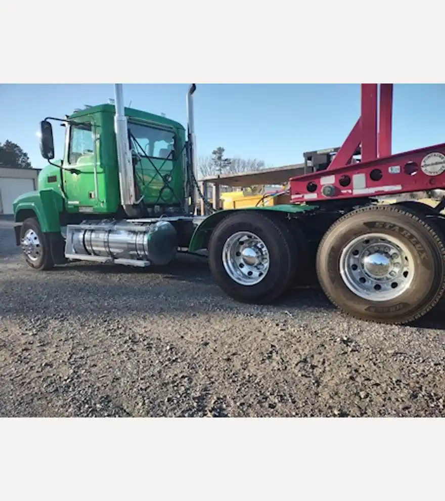 2015 Mack CHU613 Pinnacle Road Tractor - Mack Other Trucks & Trailers - mack-other-trucks-trailers-chu613-pinnacle-road-tractor-90ca261c-5.jpg