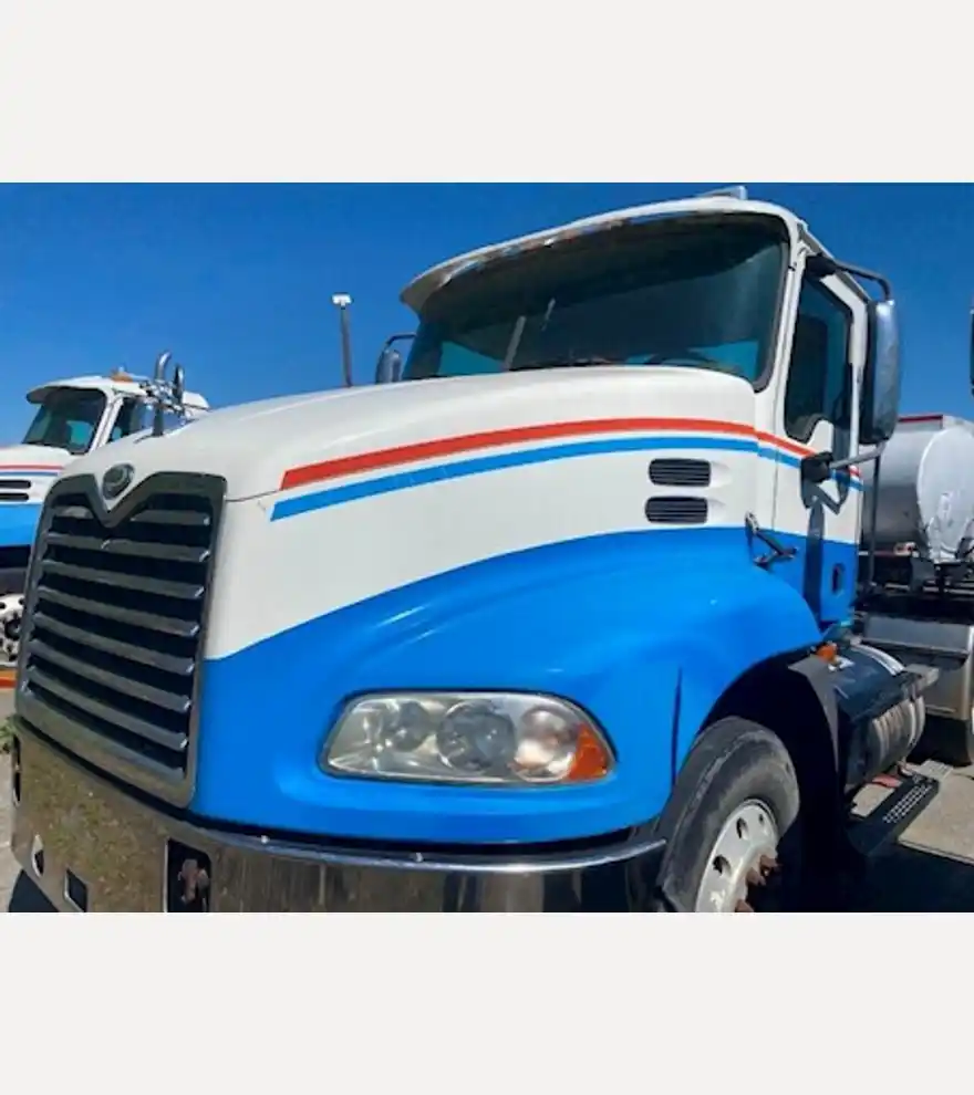 2007 Mack CXN613 Road Tractor (Multiple For Sale) - Mack Other Trucks & Trailers - mack-other-trucks-trailers-cxn613-road-tractor-multiple-for-sale-4224854f-1.jpeg