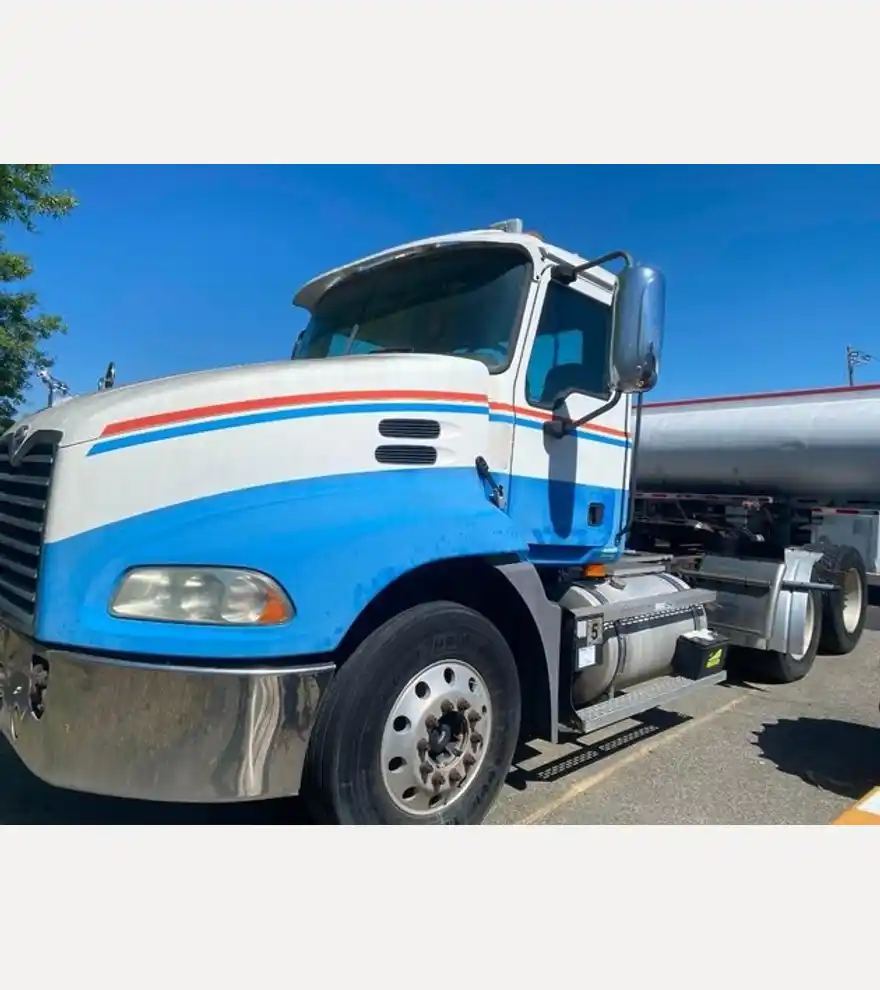 2007 Mack CXN613 Road Tractor (Multiple For Sale) - Mack Other Trucks & Trailers - mack-other-trucks-trailers-cxn613-road-tractor-multiple-for-sale-4224854f-8.jpeg