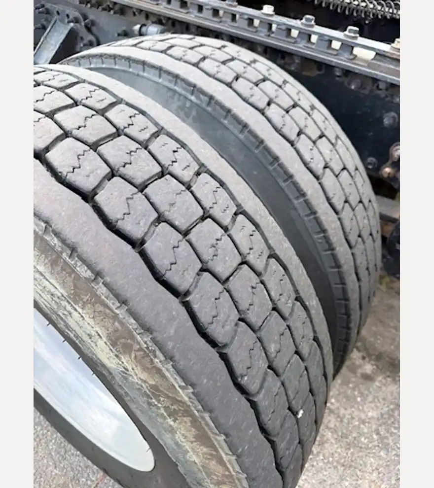 2016 Mack CXU613 Pinnacle Sleeper Road Tractor Truck - Mack Other Trucks & Trailers - mack-other-trucks-trailers-cxu613-pinnacle-sleeper-road-tractor-truck-9c88ae0e-7.jpg