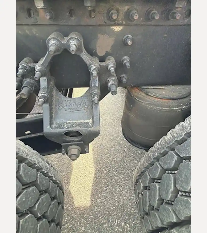 2016 Mack CXU613 Pinnacle Sleeper Road Tractor Truck (Stk# 3440) - Mack Other Trucks & Trailers - mack-other-trucks-trailers-cxu613-pinnacle-sleeper-road-tractor-truck-stk-3440-3c95c914-6.jpg