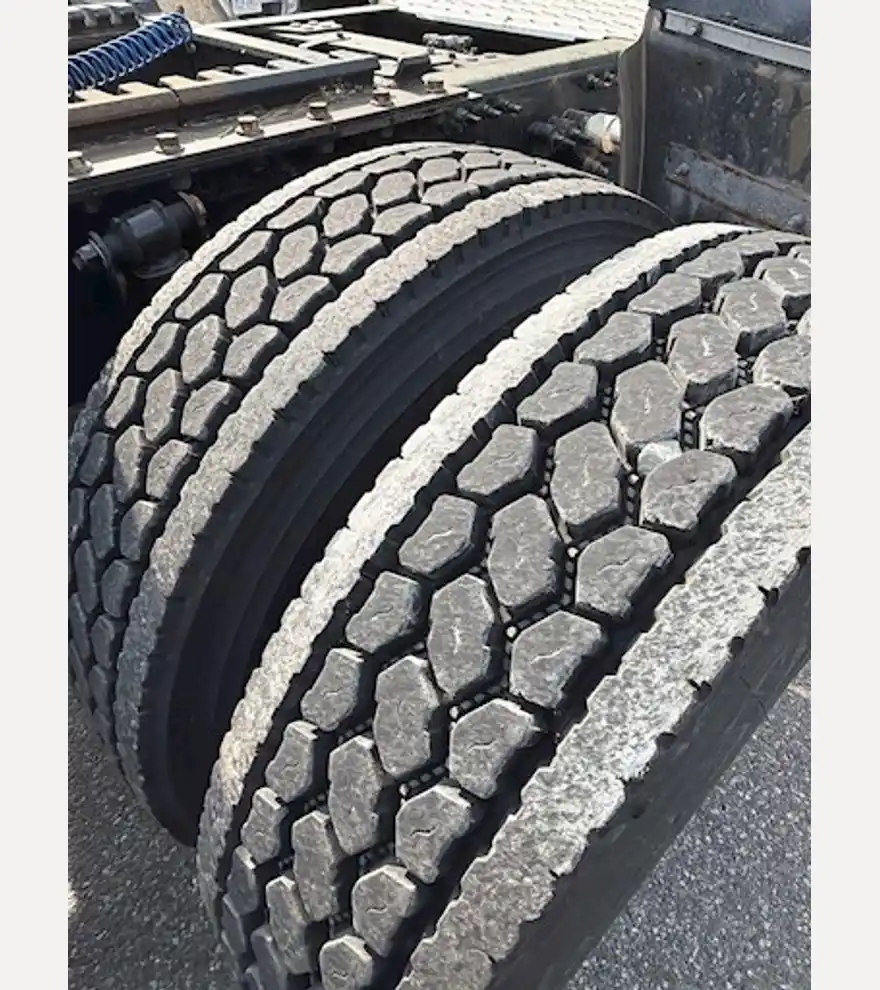 2016 Mack CXU613 Pinnacle Sleeper Road Tractor Truck (Stk# 3440) - Mack Other Trucks & Trailers - mack-other-trucks-trailers-cxu613-pinnacle-sleeper-road-tractor-truck-stk-3440-3c95c914-8.jpg