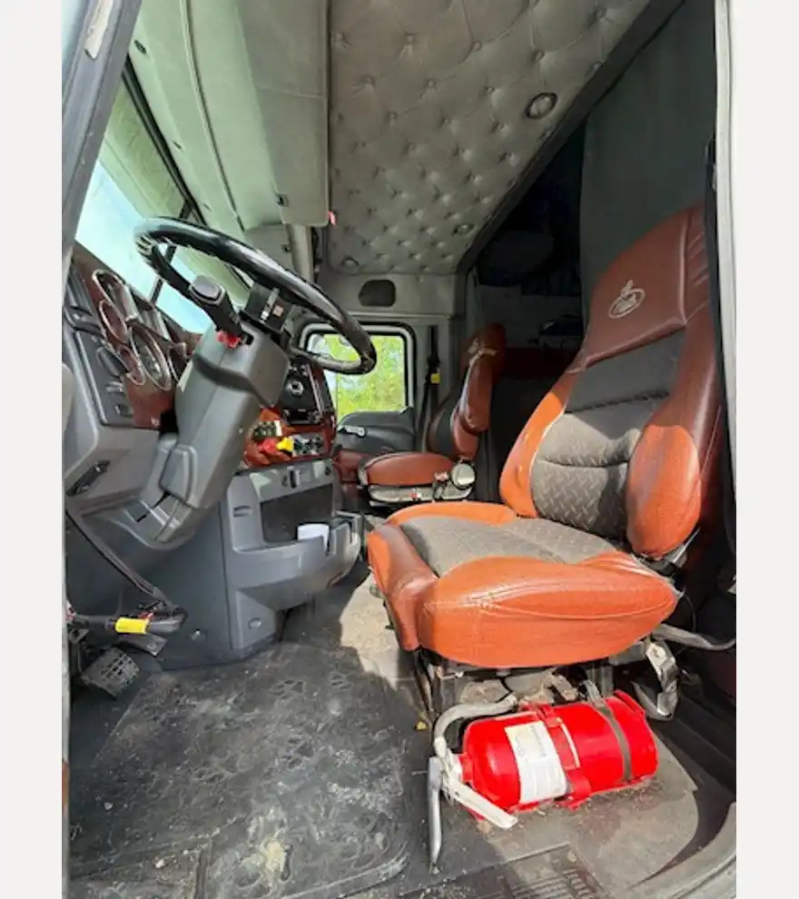 2016 Mack CXU613 Pinnacle Sleeper Road Tractor Truck (Stk# 3440) - Mack Other Trucks & Trailers - mack-other-trucks-trailers-cxu613-pinnacle-sleeper-road-tractor-truck-stk-3440-3c95c914-9.jpg