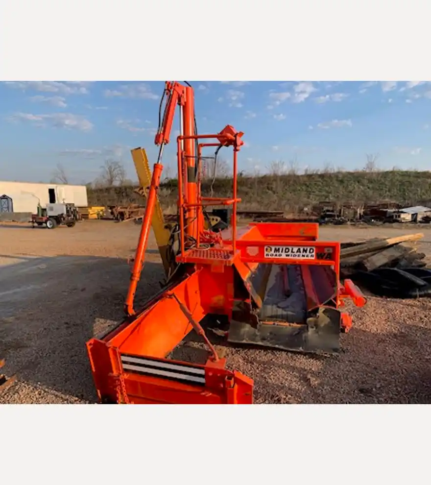 2005 Midland WA Road Widener Attachment - Midland Asphalt & Conrete - midland-asphalt-conrete-wa-road-widener-attachment-c4473f81-1.jpg