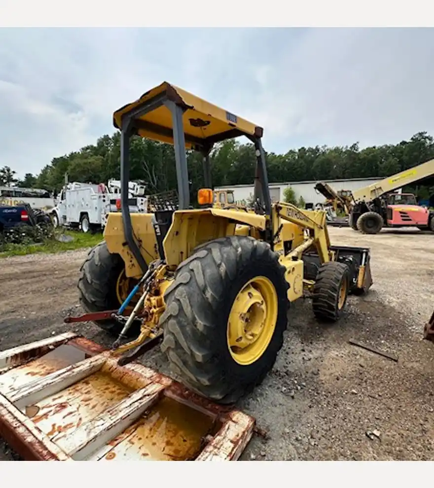  New Holland 545 D Tractor (4x4) - New Holland Tractors - new-holland-tractors-545-d-tractor-4x4-79ec39f9-2.jpg