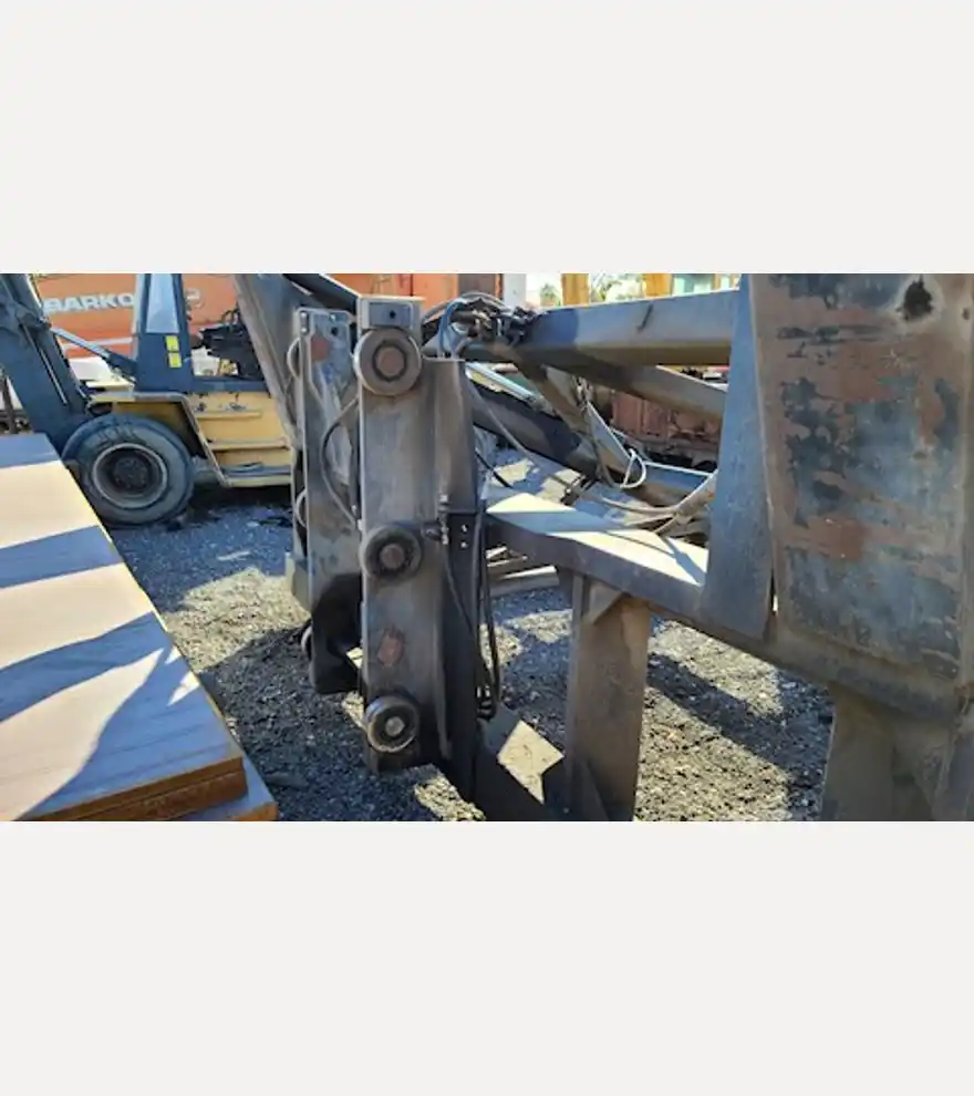 2000 Other PIPE CLAMP - Other Attachments - other-attachments-pipe-clamp-6edbeeba-5.jpg
