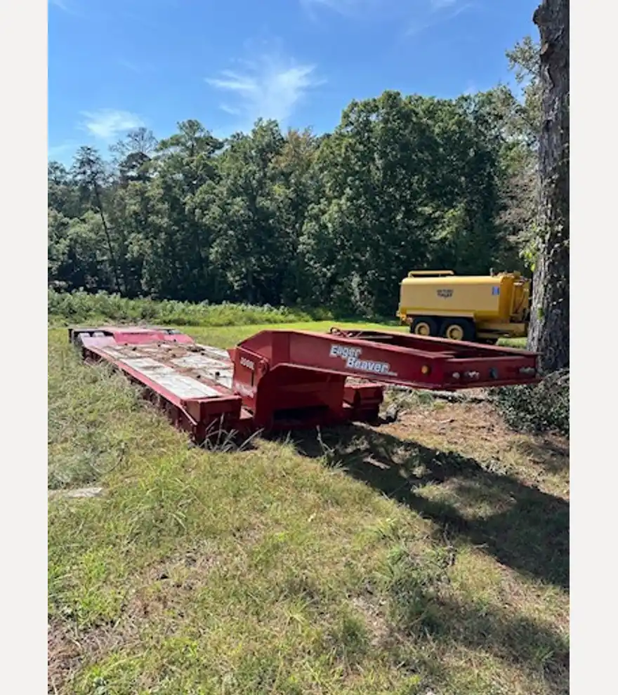 2005 Other Eager Beaver 35GSL Lowboy Trailer - Other Other Trucks & Trailers - other-other-trucks-trailers-eager-beaver-35gsl-lowboy-trailer-8f42c42a-1.jpg