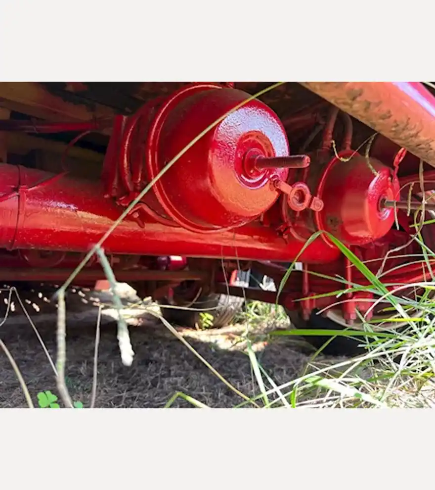 2005 Other Eager Beaver 35GSL Lowboy Trailer - Other Other Trucks & Trailers - other-other-trucks-trailers-eager-beaver-35gsl-lowboy-trailer-8f42c42a-7.jpg