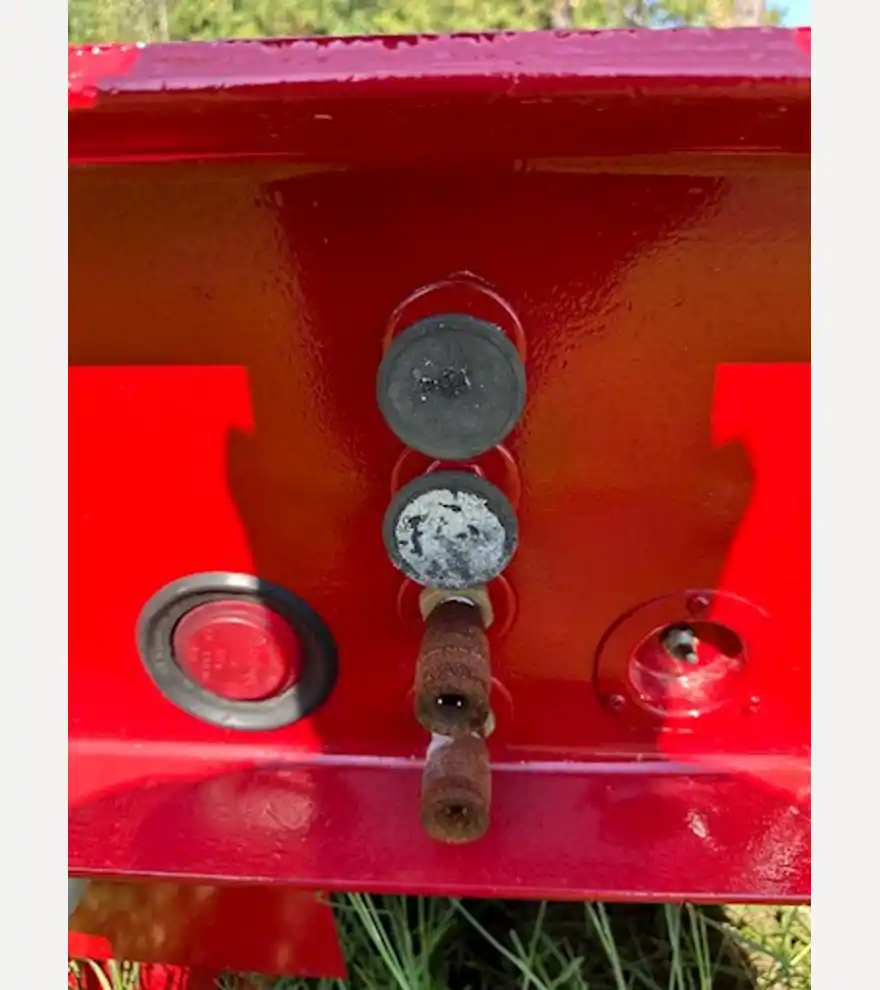 2010 Other Eager Beaver 55GSL Lowboy Trailer - Other Other Trucks & Trailers - other-other-trucks-trailers-eager-beaver-55gsl-lowboy-trailer-a3739bbd-11.jpg