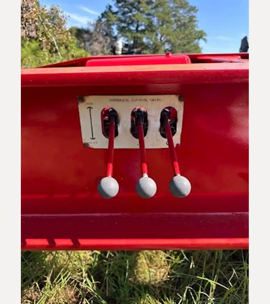 2010 Other Eager Beaver 55GSL Lowboy Trailer - Other Other Trucks & Trailers - other-other-trucks-trailers-eager-beaver-55gsl-lowboy-trailer-a3739bbd-4.jpg