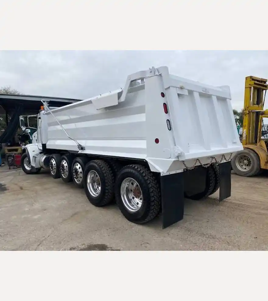 2013 Peterbilt 365 - Peterbilt Dump Trucks - peterbilt-dump-trucks-365-d8c103a3-3.jpg