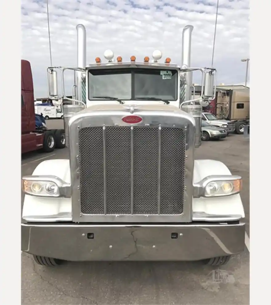 2012 Peterbilt 388 - Peterbilt Freight Trucks - peterbilt-freight-trucks-388-3d538100-14.jpg