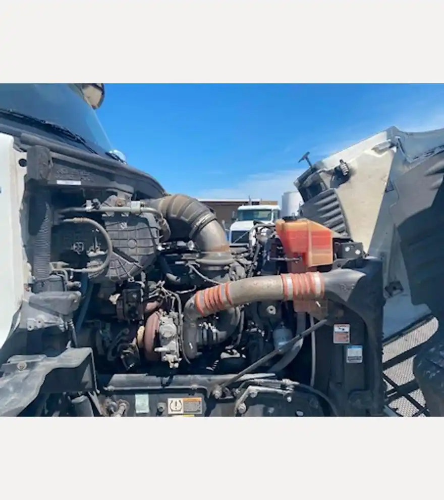 2016 Peterbilt 579 Road Tractor - Peterbilt Other Trucks & Trailers - peterbilt-other-trucks-trailers-579-road-tractor-92456047-6.jpeg