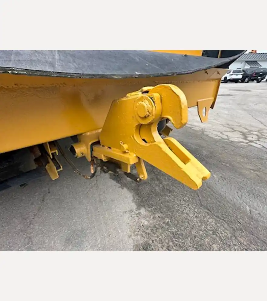 2003 Rosco SPRH Chip Spreader - Rosco Asphalt & Conrete - rosco-asphalt-conrete-sprh-chip-spreader-d4cd067d-7.JPEG