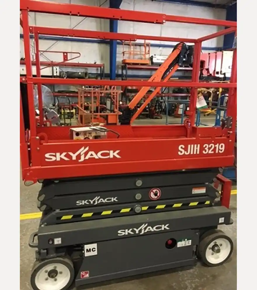 2017 SKYJACK SJIII3219 - SKYJACK Aerial Work Platforms - skyjack-aerial-work-platforms-sjiii3219-144bb19c-1.jpg