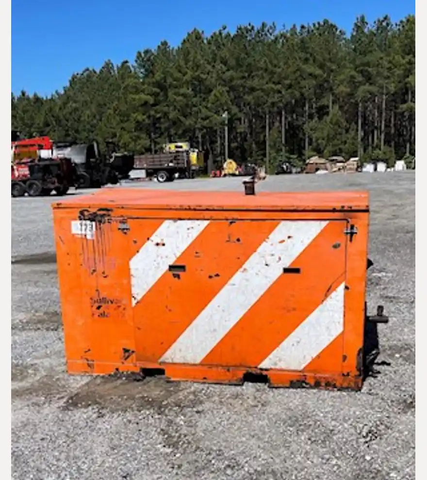 1999 Sullivan D185U6 JD Skid Mounted Air Compressor - Sullivan Other Construction Equipment - sullivan-other-construction-equipment-d185u6-jd-skid-mounted-air-compressor-6977d934-3.jpg