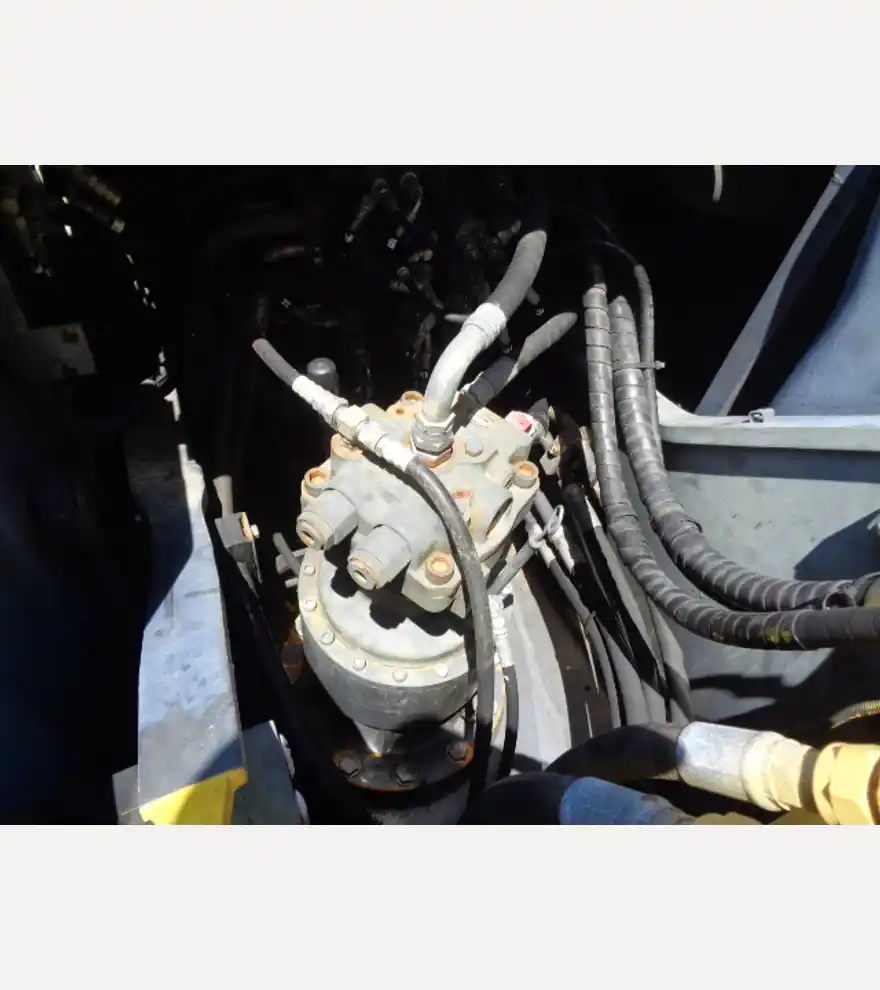2013 SUMITOMO SH200-5 - SUMITOMO Excavators - sumitomo-excavators-sh200-5-a87cb7df-6.JPG