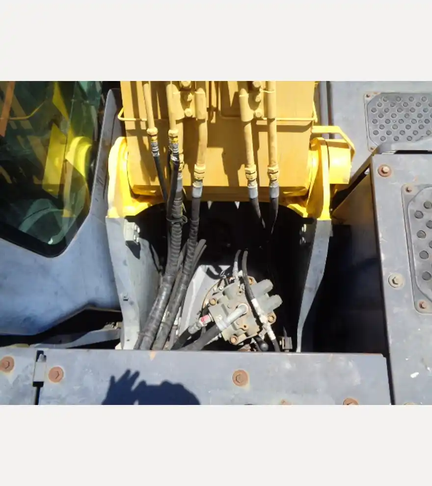 2013 SUMITOMO SH200-5 - SUMITOMO Excavators - sumitomo-excavators-sh200-5-a87cb7df-8.JPG