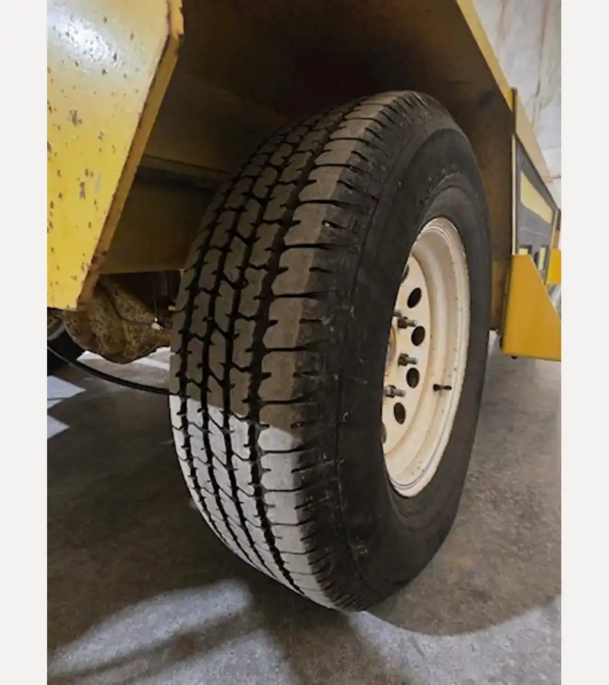 2019 Superior SM74C Broom Truck - Superior Other Trucks & Trailers - superior-other-trucks-trailers-sm74c-broom-truck-66f787e3-5.jpg