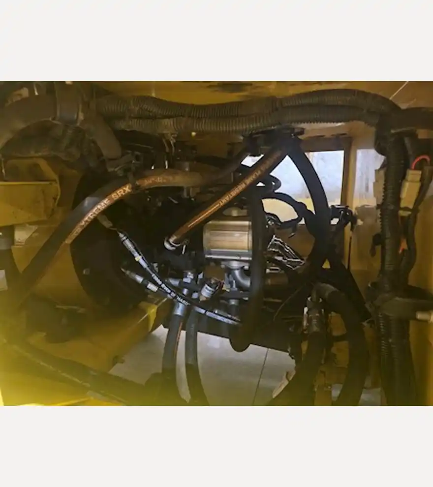 2019 Superior SM74C Broom Truck - Superior Other Trucks & Trailers - superior-other-trucks-trailers-sm74c-broom-truck-66f787e3-8.jpg