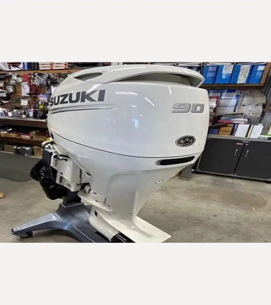 Suzuki 2022 Used Suzuki 90 HP Outboard Motor/Boat Engine for sale