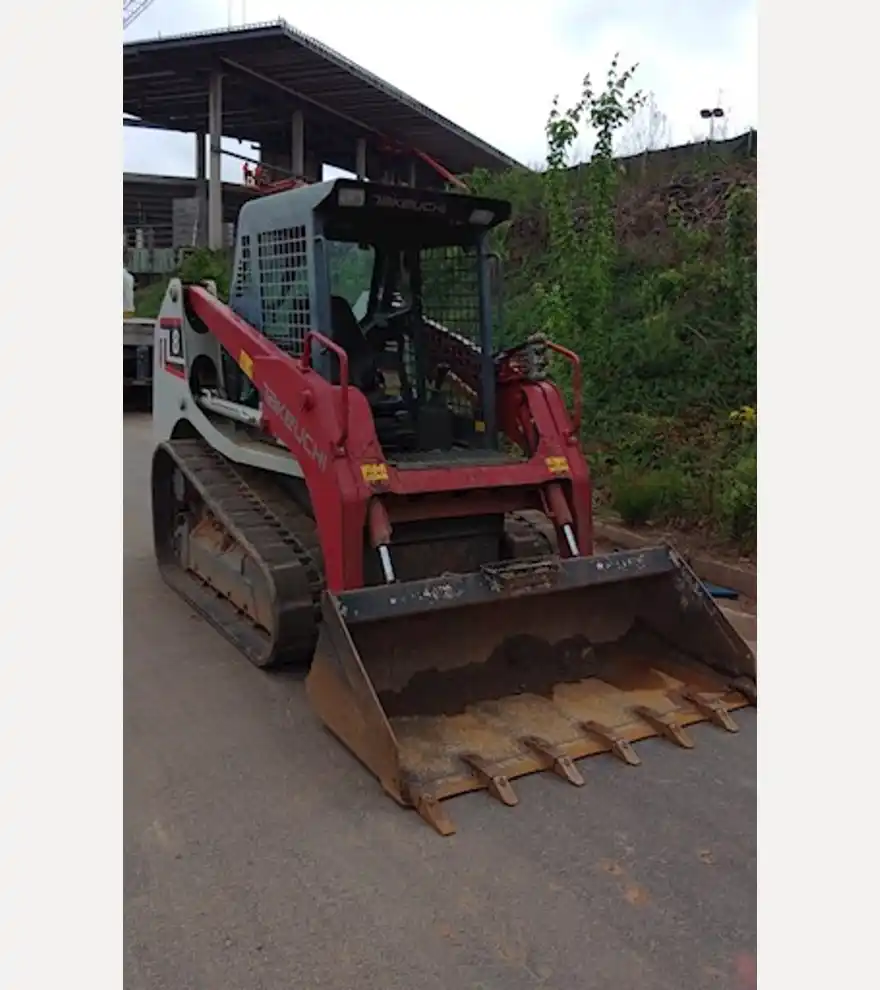 2020 Takeuchi TL8 Skid Steer - Takeuchi Skid Steers - takeuchi-skid-steers-tl8-skid-steer-004864af-5.jpeg