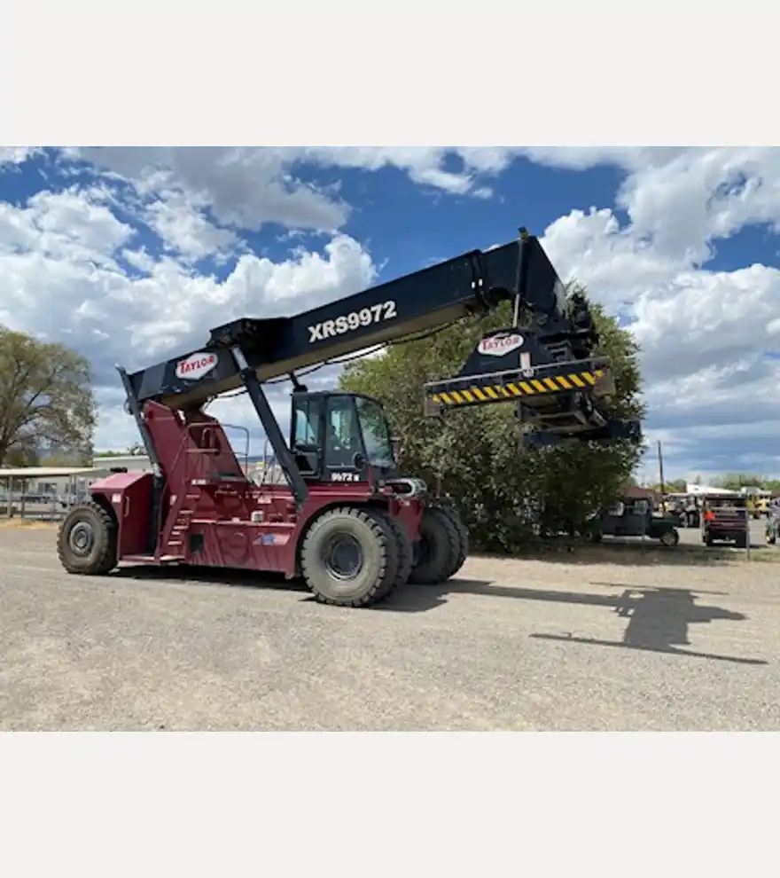 2016 Taylor XRS9972-Reachstacker - Taylor Forklifts - taylor-forklifts-xrs9972-reachstacker-80051ea2-1.jpg