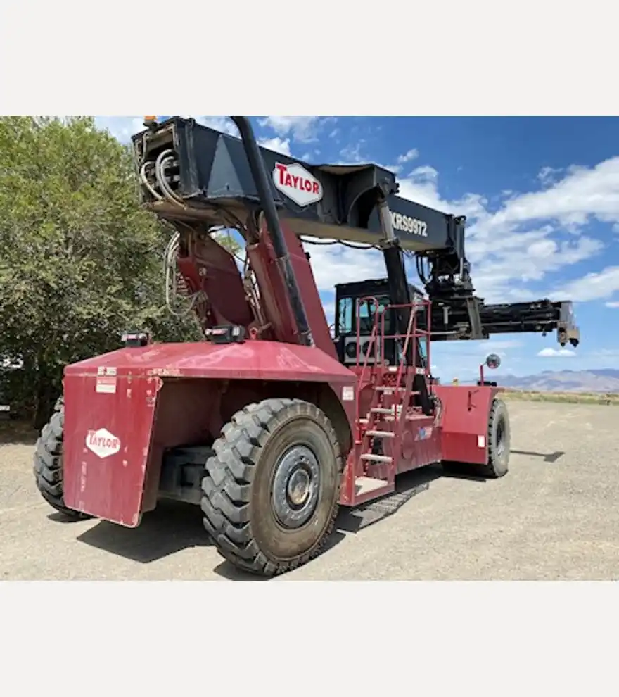 2016 Taylor XRS9972-Reachstacker - Taylor Forklifts - taylor-forklifts-xrs9972-reachstacker-80051ea2-2.jpg