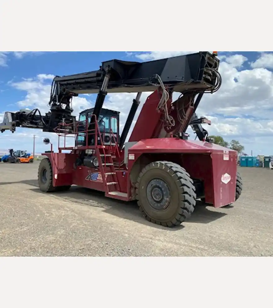 2016 Taylor XRS9972-Reachstacker - Taylor Forklifts - taylor-forklifts-xrs9972-reachstacker-80051ea2-3.jpg
