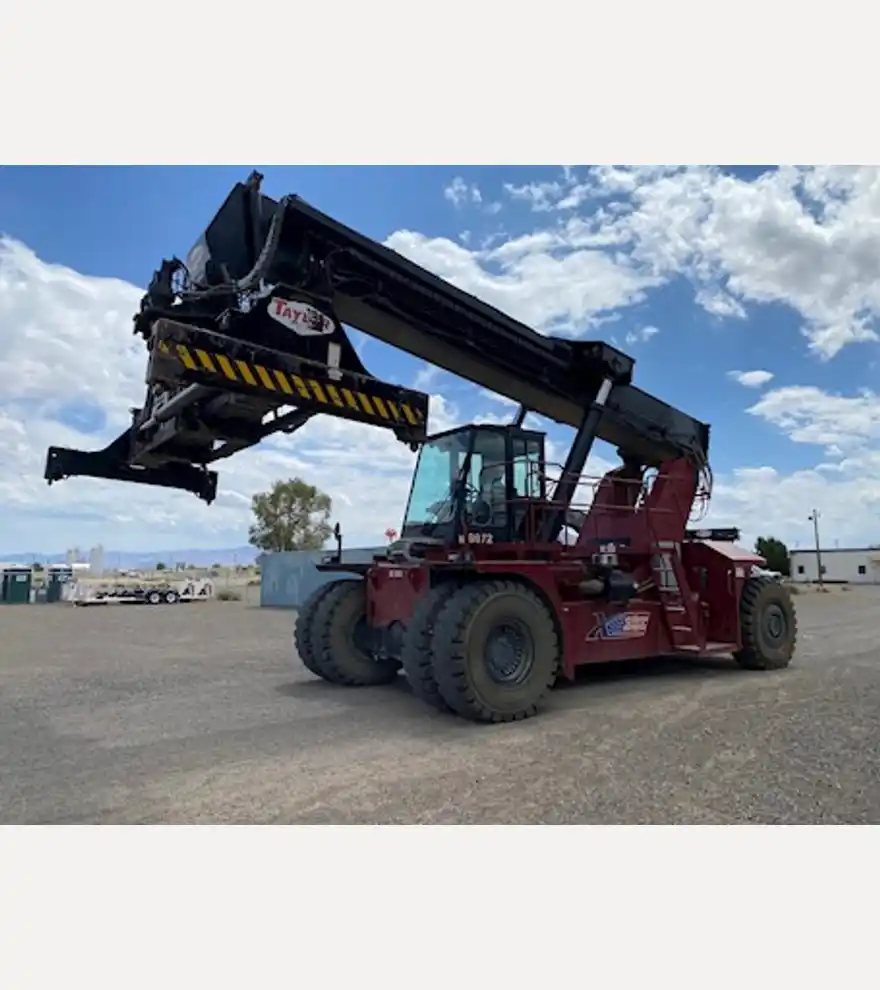 2016 Taylor XRS9972-Reachstacker - Taylor Forklifts - taylor-forklifts-xrs9972-reachstacker-80051ea2-4.jpg