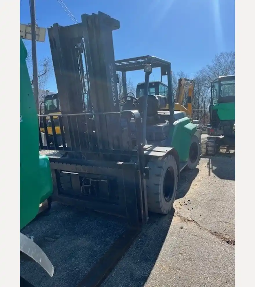 2015 Toyota 8FG70U Forklift - Toyota Forklifts - toyota-forklifts-8fg70u-forklift-45a32581-4.jpg