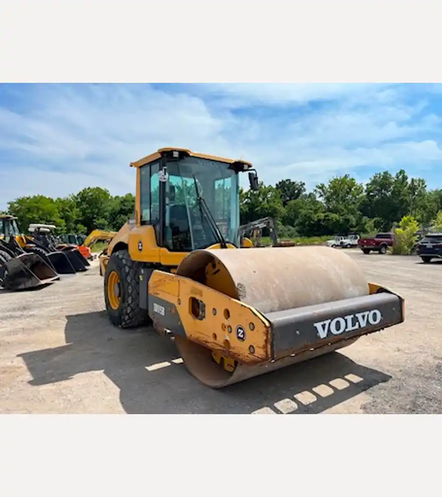 2016 Volvo SD115B Smooth Drum Roller Compactor - Volvo Compactors - volvo-compactors-sd115b-smooth-drum-roller-compactor-9f629a26-12.jpg
